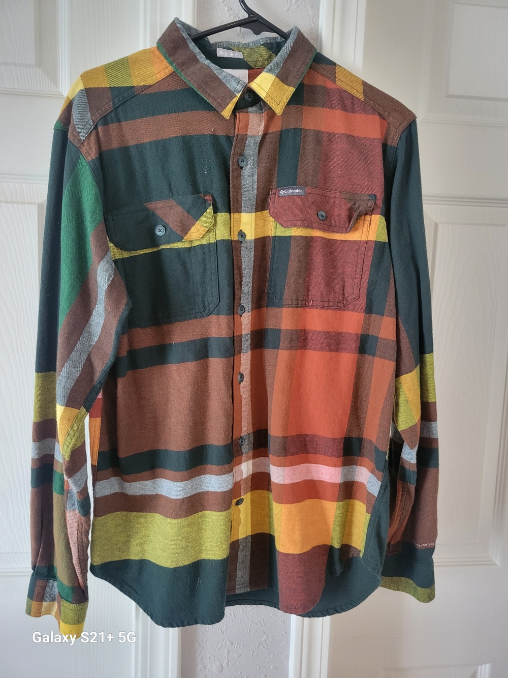 Columbia Men’s Multicolor Plaid Button-Up Shirt
